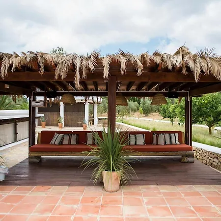 Beautiful In A Romantic Gateway Villa